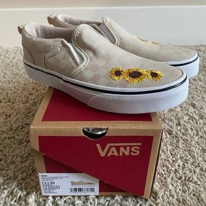 NWB Vans Asher Slip-On Sneaker, Embroidery Sunflower Taupe, Size 4